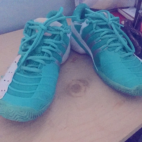 Adidas shoes - Picture 2 of 8